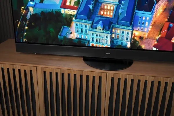 Bạn đã hỏi: TCL QM6K so với Sony X90L, cùng với video AI có âm thanh đã có ở đây